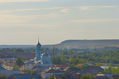Православный храм, город Вятские Поляны. Пейзаж, лето. Фотография для постеров, календарей, для оформления интерьеров Православный храм, город Вятские Поляны. Пейзаж, лето. Фотография для постеров, календарей, для оформления интерьеров