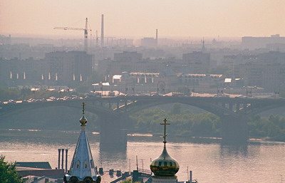 Фотография для постеров, календарей, иллюстраций, для оформления интерьеров и выставочных стендов. Нижний Новгород, река Ока, Канавинский мост, вечер 