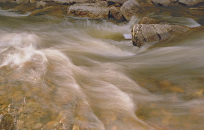 Горная река, водный поток, ручей. камни. Фотография для постеров, календарей, иллюстраций, для оформления интерьеров и выставочных стендов Фотография для постеров, календарей, иллюстраций, для оформления интерьеров и выставочных стендов. Горная река, водный поток, ручей. камни